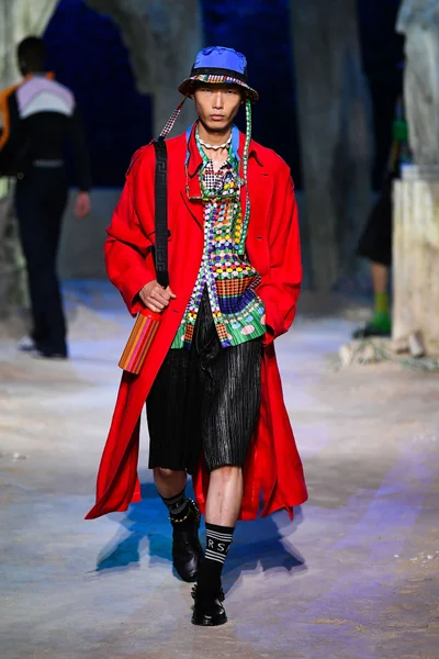 Look 13